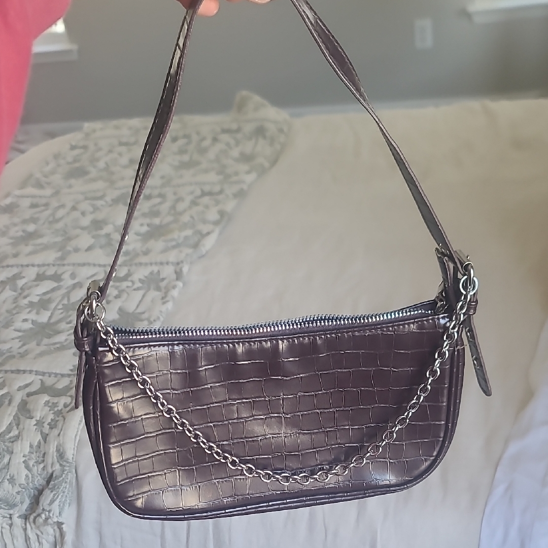 Elegant Crocodile Pattern Shoulder Bag  Brown